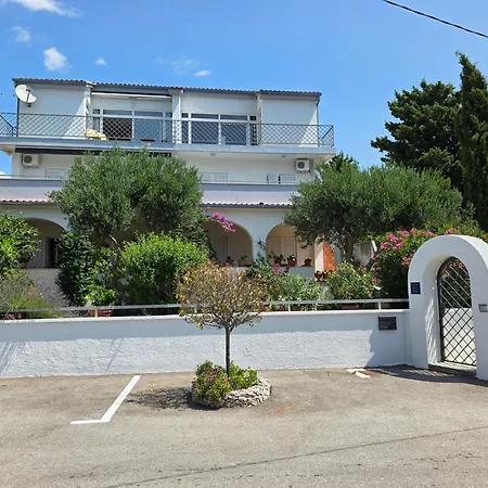 Mimica Double With Private Bathroom And Terrace Affittacamere Novi Vinodolski
