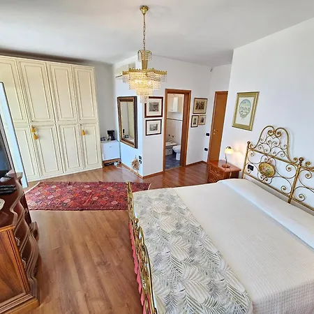 Mimica Double With Private Bathroom And Terrace Novi Vinodolski